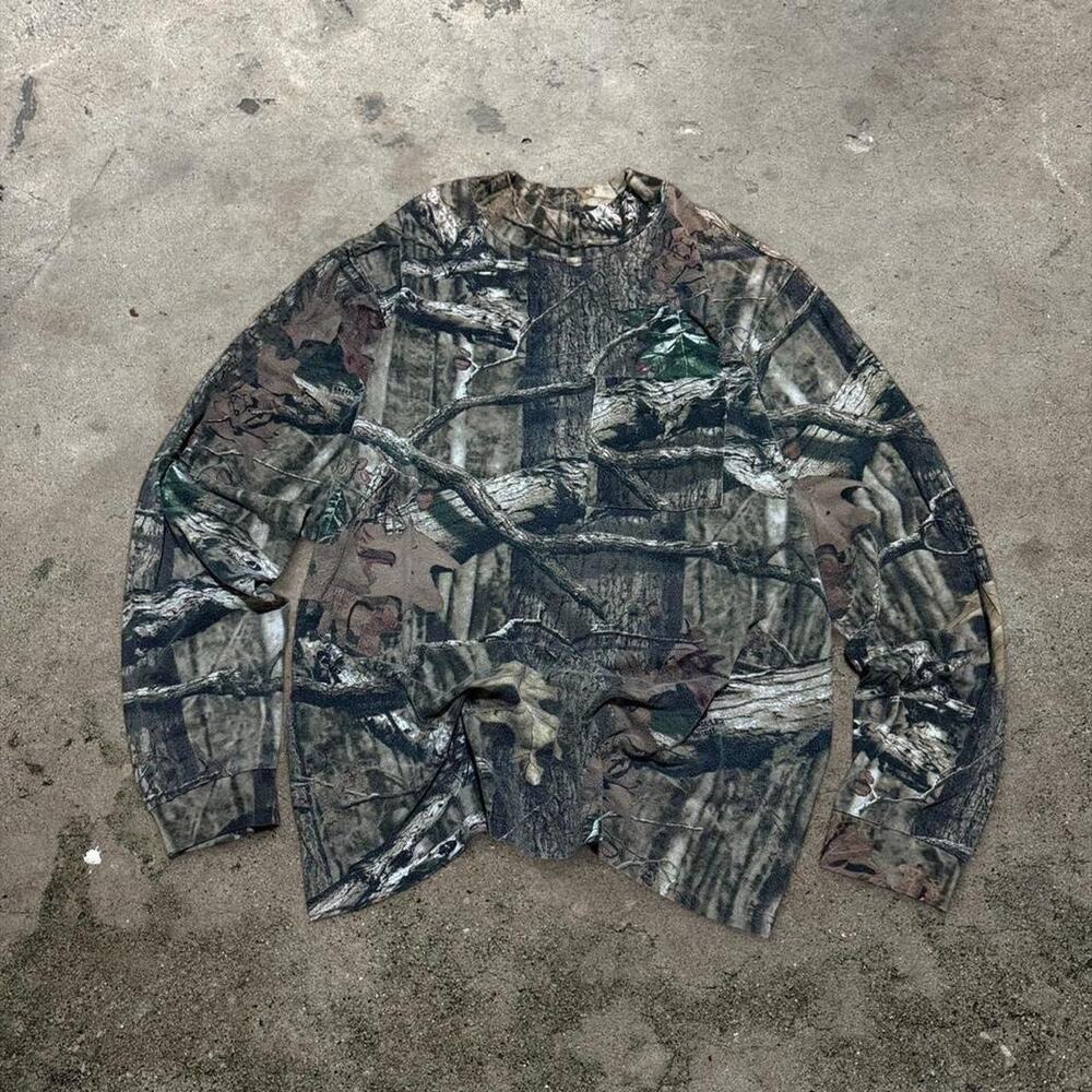 Vintage Mossy Oak Break-Up Infinity Camo Long Sleeve Pocket T-Shirt